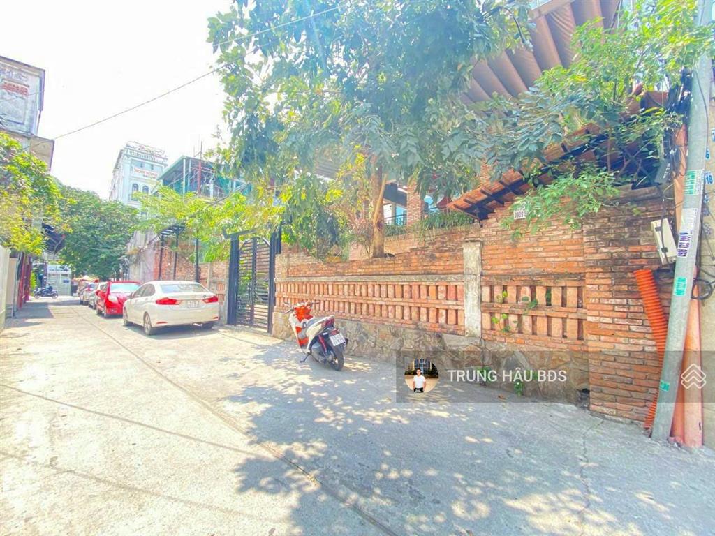 Bán biệt thự khan hiếm ngô thời nhiệm, quận 3  dt 18 x 25m  2 tầng  hđt 300 triệu  giá 100 tỷ