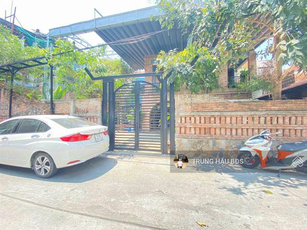 Bán biệt thự khan hiếm ngô thời nhiệm, quận 3  dt 18 x 25m  2 tầng  hđt 300 triệu  giá 100 tỷ