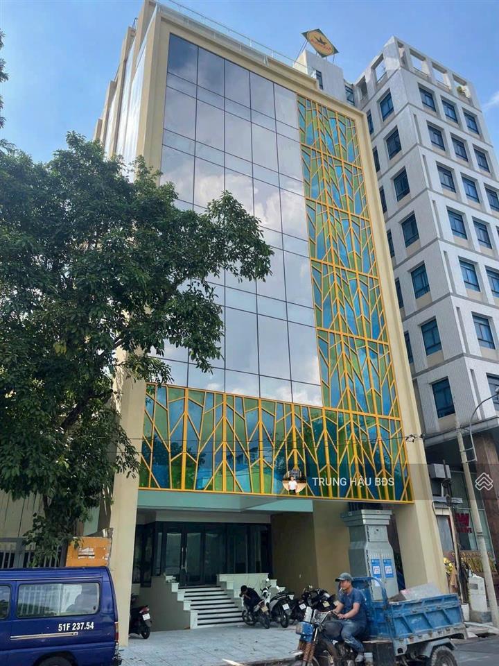 Bán toà nhà mới 100% mt hoàng việt q. tân bình  2 hầm  10 tầng  công nhận 2.700m2 sàn  150 tỷ