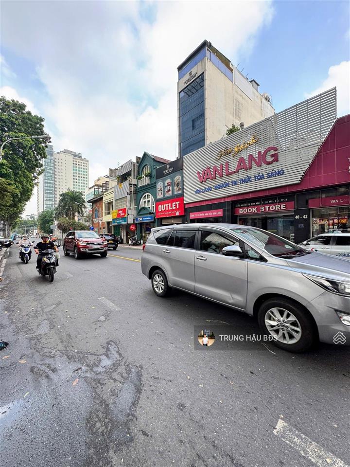 Ngộp bank cần bán gấp nhà mt nguyễn thị minh khai quận 1  dt 18x30m  hđt 400 triệu  giá 200 tỷ