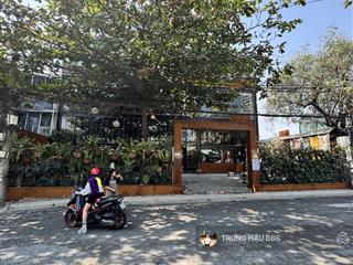 Ngộp bank bán gấp nhà mt nguyễn văn hưởng quận 2  dt 22 x 50m  cn 1.100m2  3 tầng  giá 180 tỷ