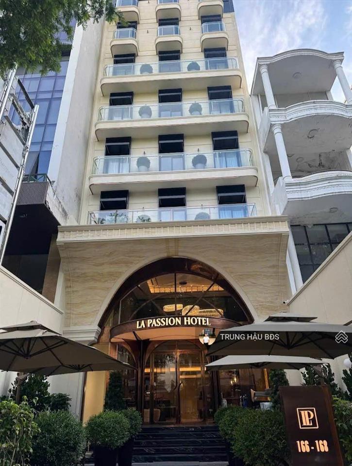 Bán khách sạn 3 sao mt nam kỳ khởi nghĩa q. 3  dt 9 x 40m  hầm  10 tầng  hđt 900 triệu  280 tỷ