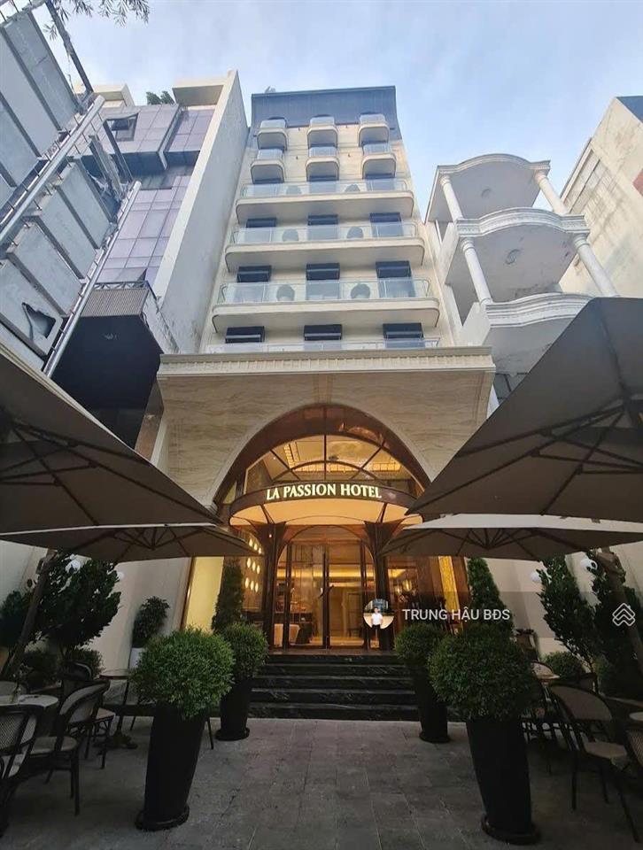 Bán khách sạn 3 sao mt nam kỳ khởi nghĩa q. 3  dt 9 x 40m  hầm  10 tầng  hđt 900 triệu  280 tỷ