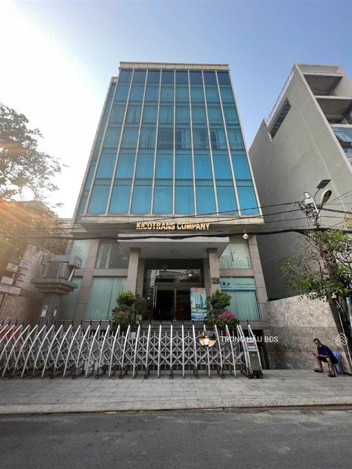 Bán tòa nhà mt sân bay tân sơn nhất  dt 2.000m2 sàn  hầm  7 tầng  hđt 360 triệu  giá 100 tỷ