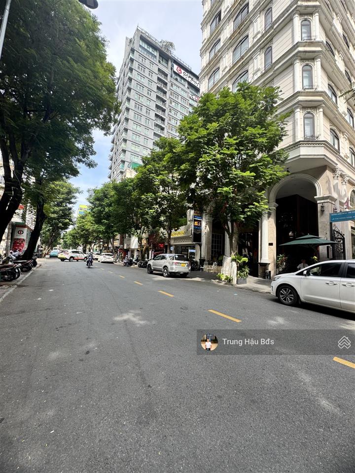 Bán khách sạn 50 phòng vị trí vàng chợ bến thành quận 1  hầm  7 tầng  hđt 400 triệu  giá 110 tỷ