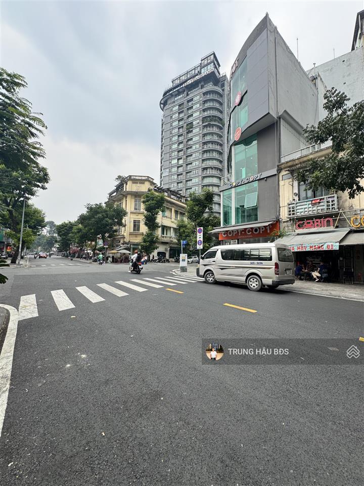 Bán khách sạn 50 phòng vị trí vàng chợ bến thành quận 1  hầm  7 tầng  hđt 400 triệu  giá 110 tỷ