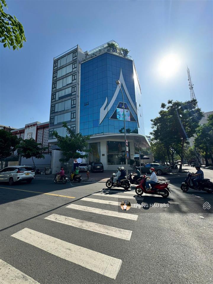 Bán toà nhà 3.000m2 sàn  ngan 15m  góc 2mt nguyễn trãi q.1  2 hầm  10 tầng  hđt 1 tỷ  440 tỷ