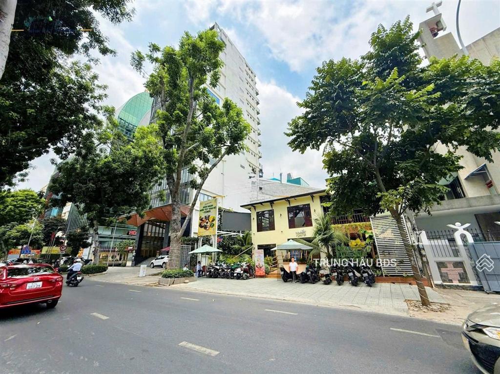 Bán nhà vị trí độc tôn mt nguyễn đình chiểu q.1  dt 17x26m cn 433m2  hđt 400 triệu  giá 300 tỷ