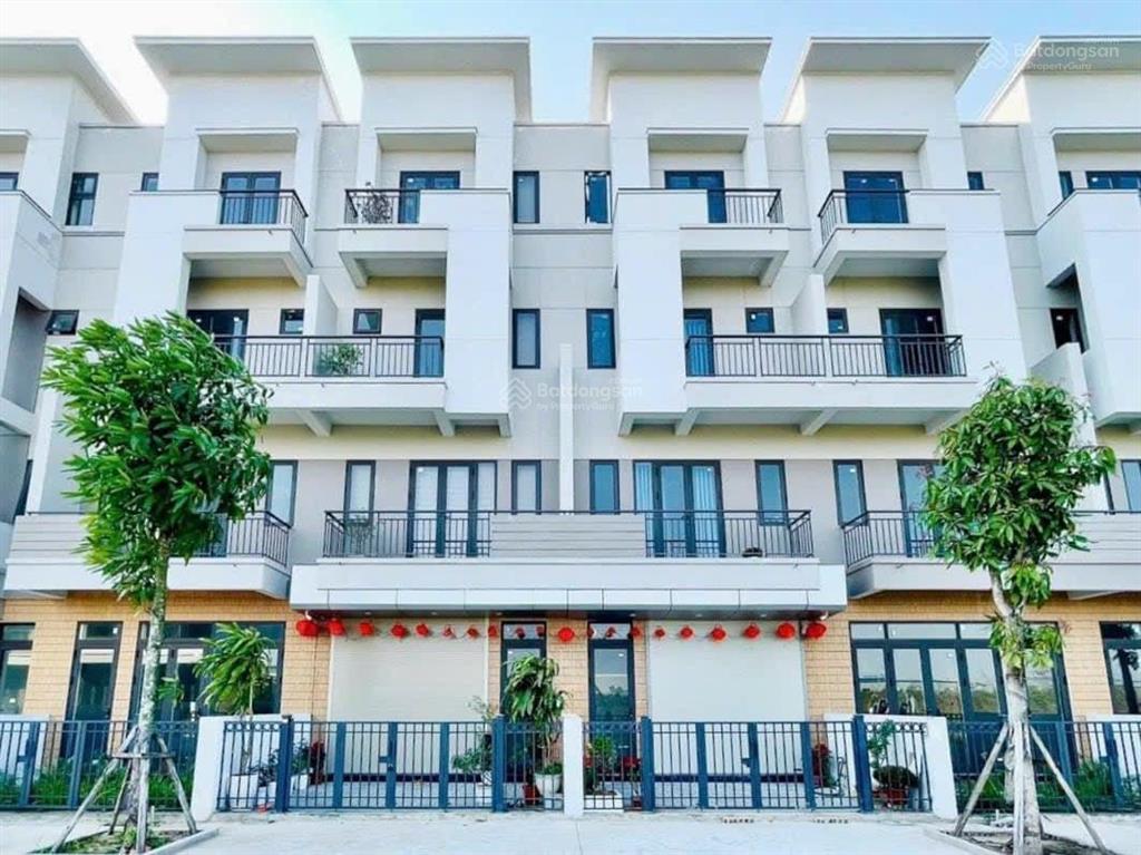 Shophouse centa diamond vsip 4 tầng trục thông giá chỉ 6tỷ1 tỷ
