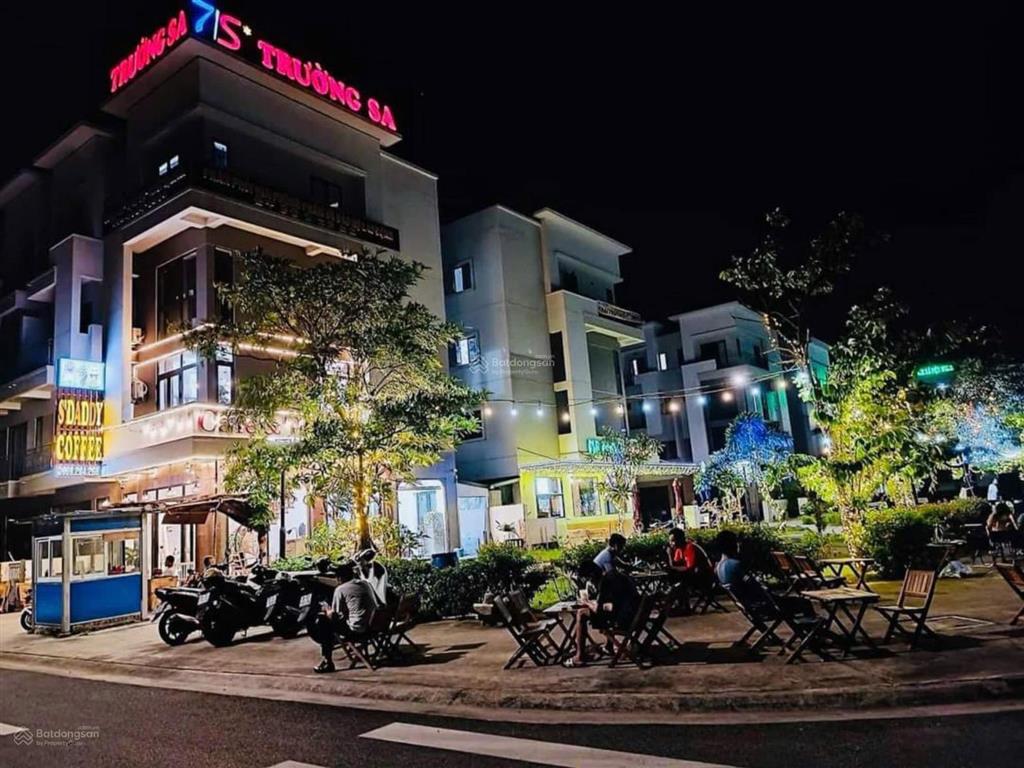 Shophouse centa diamond vsip 4 tầng trục thông giá chỉ 6tỷ1 tỷ