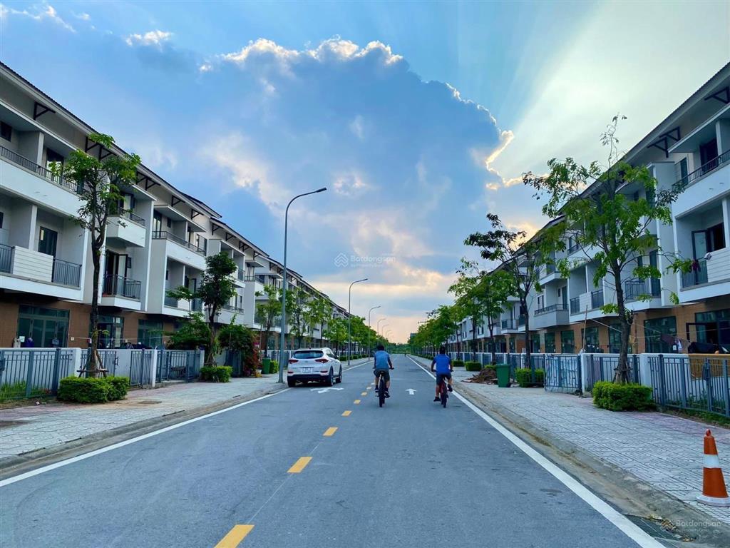 Cắt lỗ shophouse centa riverside 100m gần đường sân bay gia bình