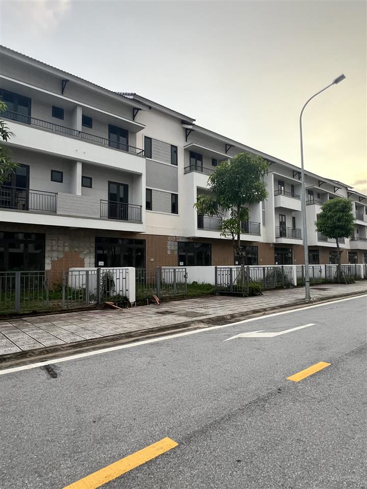 Cắt lỗ shophouse centa riverside 100m gần đường sân bay gia bình
