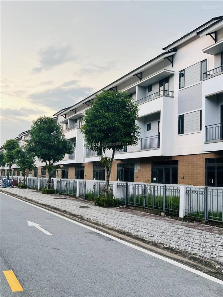 Cắt lỗ shophouse centa riverside 100m gần đường sân bay gia bình