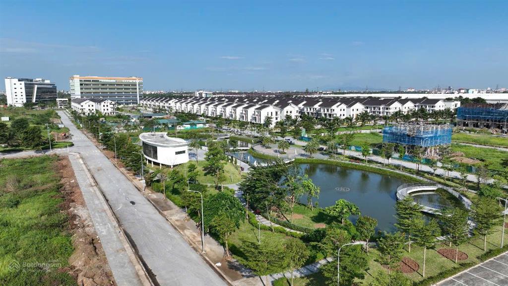 Cắt lỗ shophouse centa riverside 100m gần đường sân bay gia bình