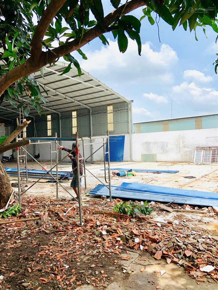 Cắt lỗ 1 tỷ bán kho xưởng kiên cố gần vành đai 3/ diện tích 1.076m thổ cư giáp hóc môn/ giá 17,5 tỷ