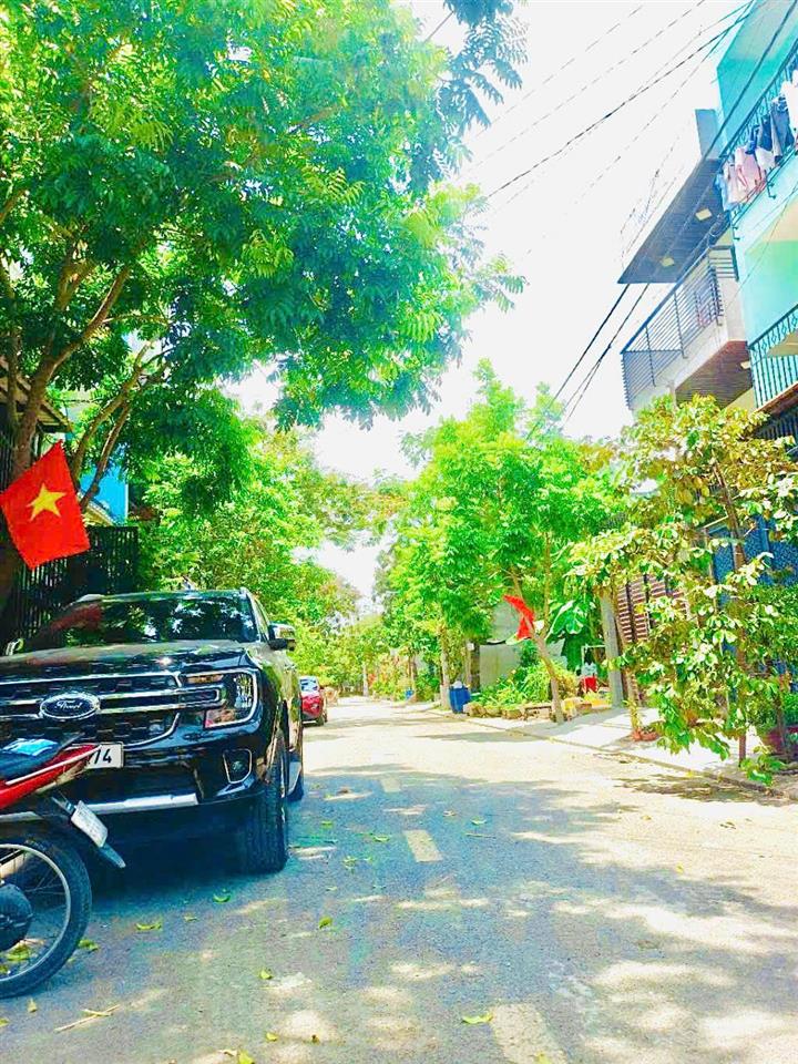 Cắt lỗ 500 triệu bán gấp lô đất 110m2 đường nguyễn duy trinh gần chợ long trường / giá rẻ 4,290 tỷ