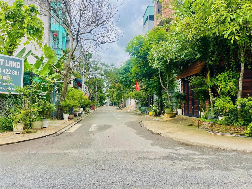 Cắt lỗ 500 triệu bán gấp lô đất 110m2 đường nguyễn duy trinh gần chợ long trường / giá rẻ 4,290 tỷ