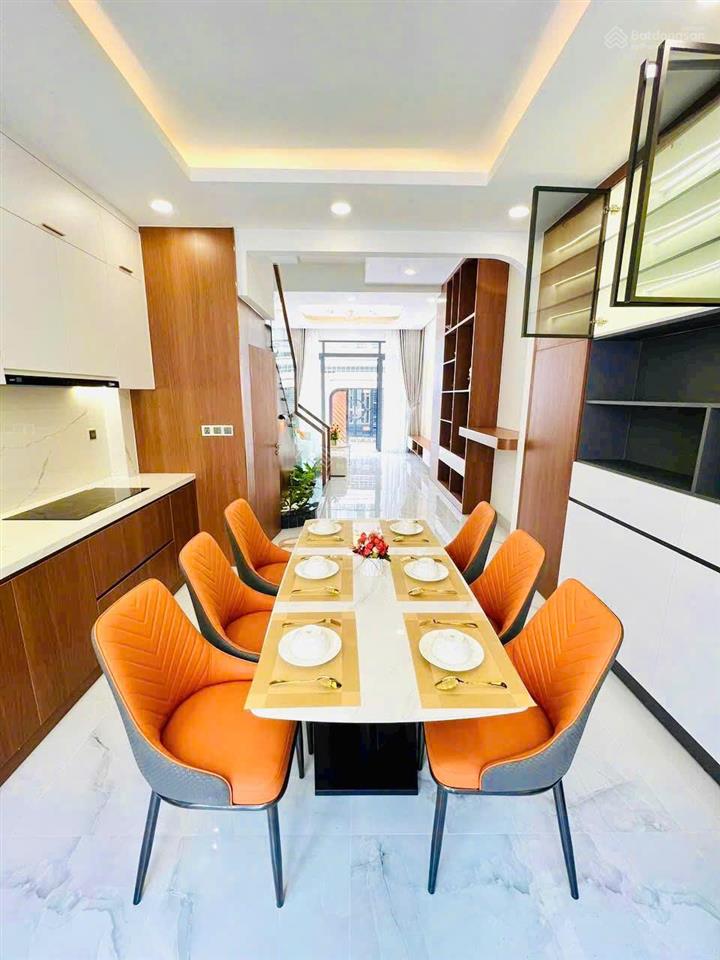Cắt lỗ 500 triệu bán nhà mới 4 tầng full nội thất đ. lò lu ngay lã xuân oai gần chợ/ giá nhỉnh 6 tỷ