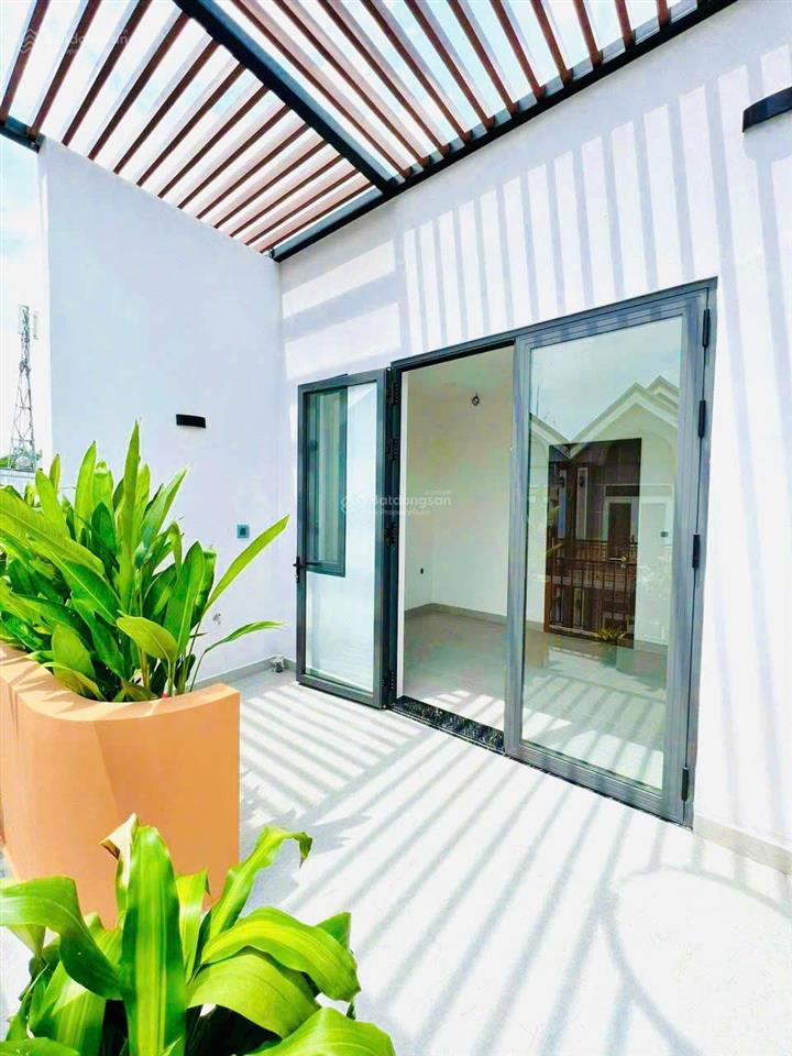 Cắt lỗ 500 triệu bán nhà mới 4 tầng full nội thất đ. lò lu ngay lã xuân oai gần chợ/ giá nhỉnh 6 tỷ