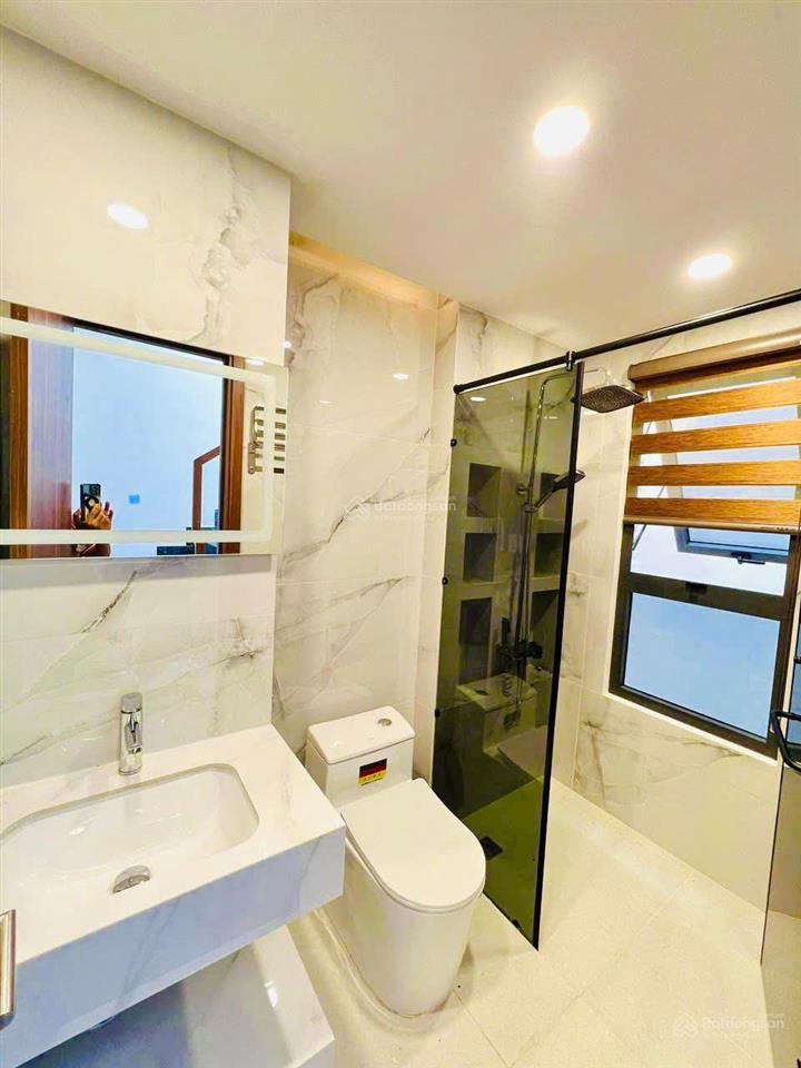 Cắt lỗ 500 triệu bán nhà mới 4 tầng full nội thất đ. lò lu ngay lã xuân oai gần chợ/ giá nhỉnh 6 tỷ