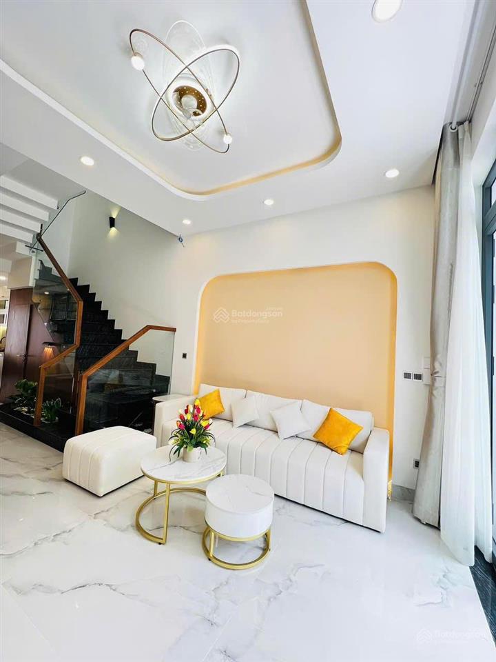 Cắt lỗ 500 triệu bán nhà mới 4 tầng full nội thất đ. lò lu ngay lã xuân oai gần chợ/ giá nhỉnh 6 tỷ