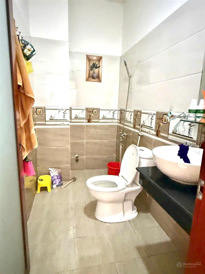 Cắt lỗ 500triệu bán nhà 4 tầng có nội thất/ đ. lã xuân oai gần chợ, trường đh/ giá rẻ 5 tỷ 290triệu