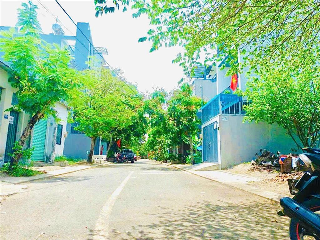 Chủ định cư úc cần bán lô đất 110m2 / đ. nguyễn duy trinh gần chợ long trường/ giá 4 tỷ 290 triệu