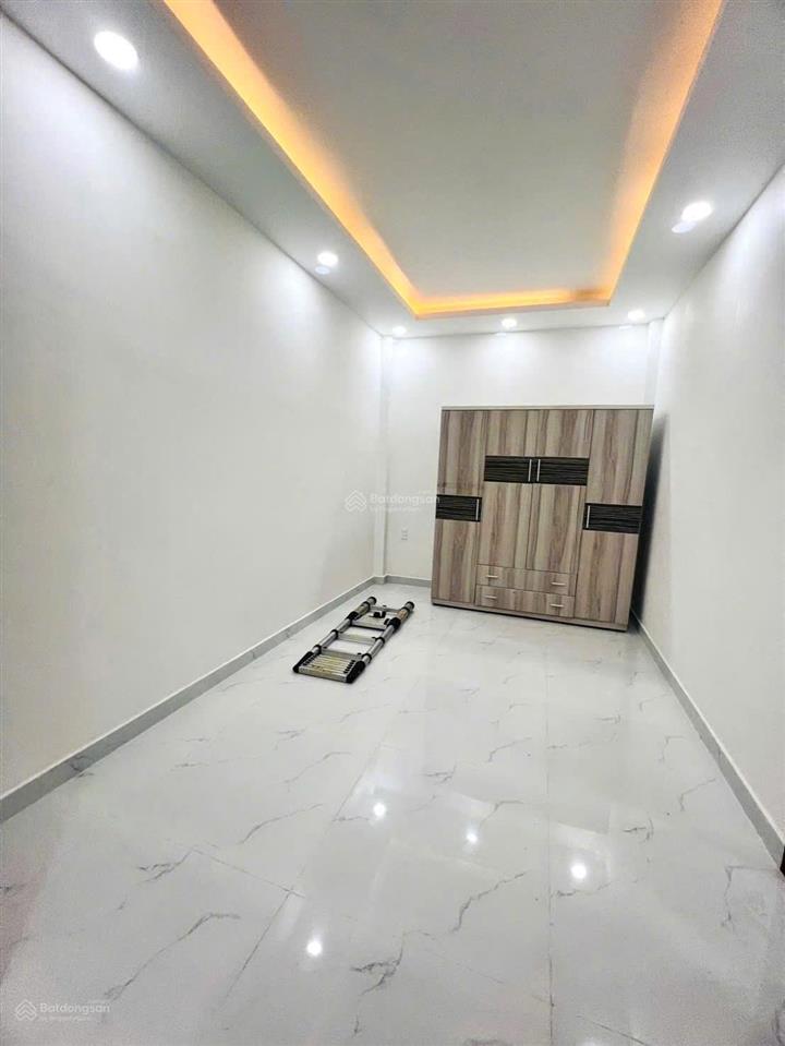 Chủ đi nước ngoài bán gấp nhà 3 tầng/ đ. nguyễn duy trinh, gần chợ long trường/ giá rẻ chỉ 4,5 tỷ