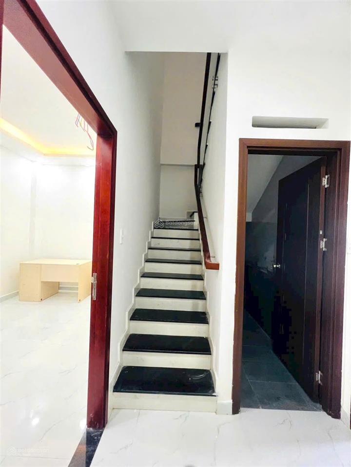 Chủ đi nước ngoài bán gấp nhà 3 tầng/ đ. nguyễn duy trinh, gần chợ long trường/ giá rẻ chỉ 4,5 tỷ
