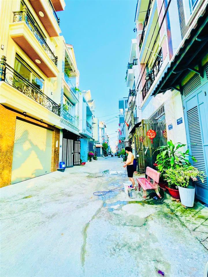 Chủ xây căn nhà tâm huyết mới toanh 4 tầng full nội thất/ đ. lã xuân oai gần trường học/ hơn 6 tỷ