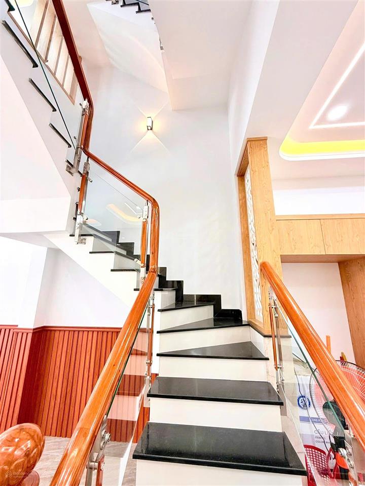 Chủ xây căn nhà tâm huyết mới toanh 4 tầng full nội thất/ đ. lã xuân oai gần trường học/ hơn 6 tỷ