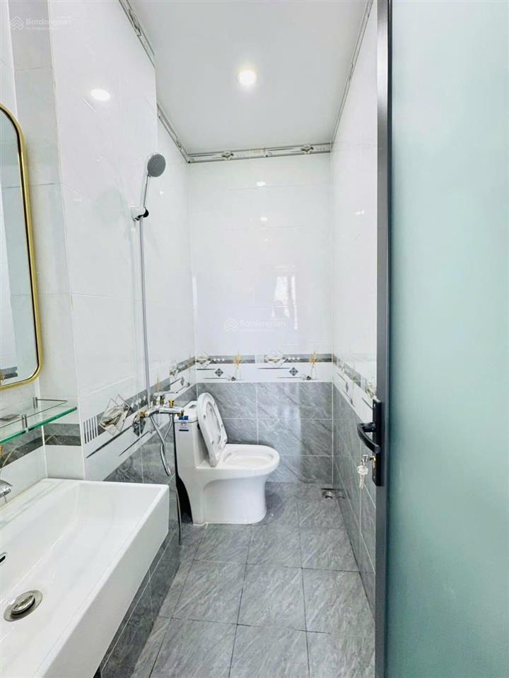 Cắt lỗ 500 triệu bán nhà mới 4 tầng full nội thất/ đ. lã xuân oai gần chợ, trường/ giá nhỉnh 6 tỷ
