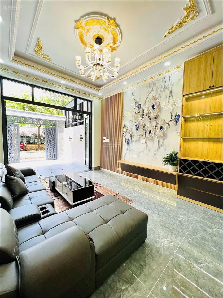 Cắt lỗ 600 triệu bán nhà 4 tầng có nội thất/ đường lò lu gần chợ, trường đại học/ giá nhỉnh 6 tỷ