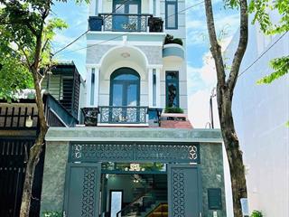 Chủ xây tâm huyết căn nhà 3 tầng full nội thất/ đường lò lu gần chợ, trường đại học/ giá ngộp 6,5tỷ