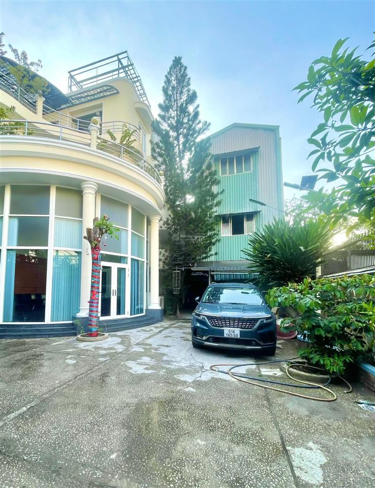 Chủ gởi bán căn nhà 4 tầng và 1 kho với dt đất 552m2 xây dựng kiên cố, đ. trường chinh/ giá 75,9 tỷ