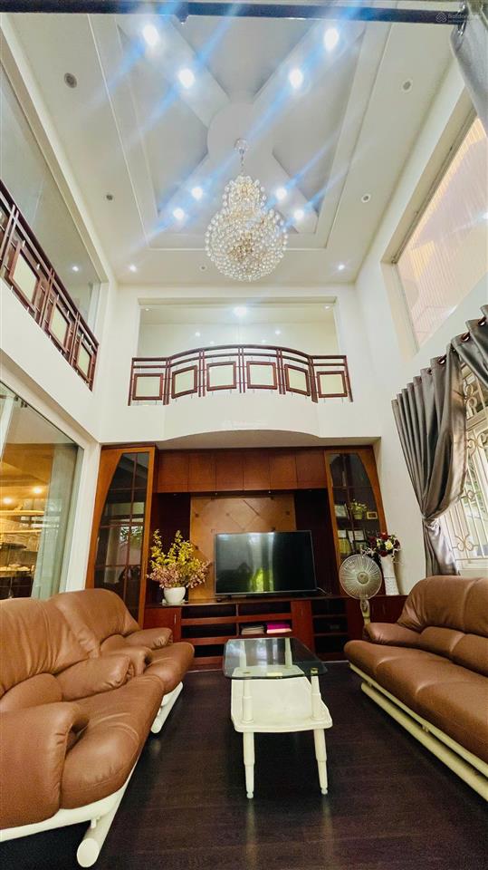 Chủ gởi bán căn nhà 4 tầng và 1 kho với dt đất 552m2 xây dựng kiên cố, đ. trường chinh/ giá 75,9 tỷ