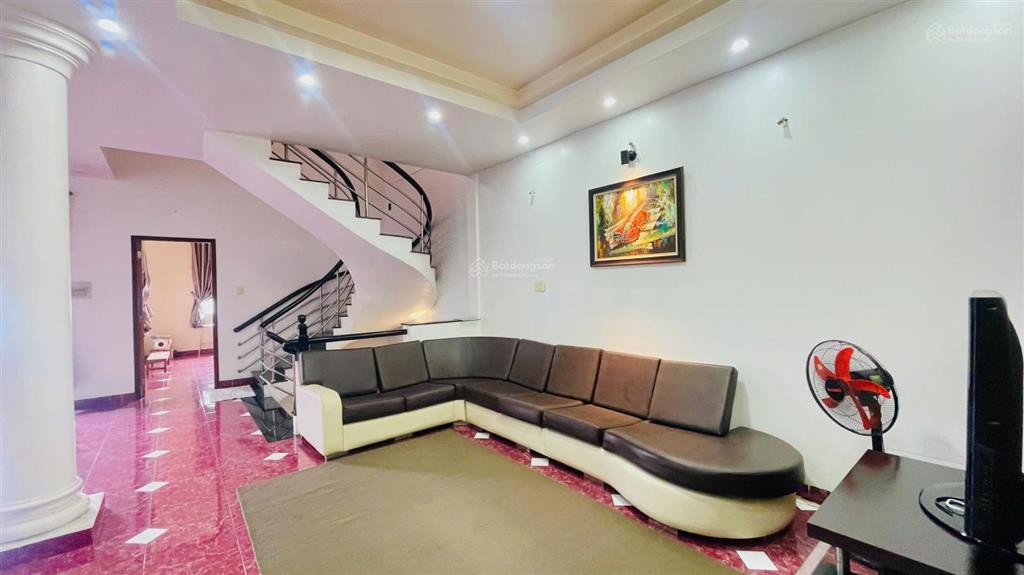 Chủ gởi bán căn nhà 4 tầng và 1 kho với dt đất 552m2 xây dựng kiên cố, đ. trường chinh/ giá 75,9 tỷ