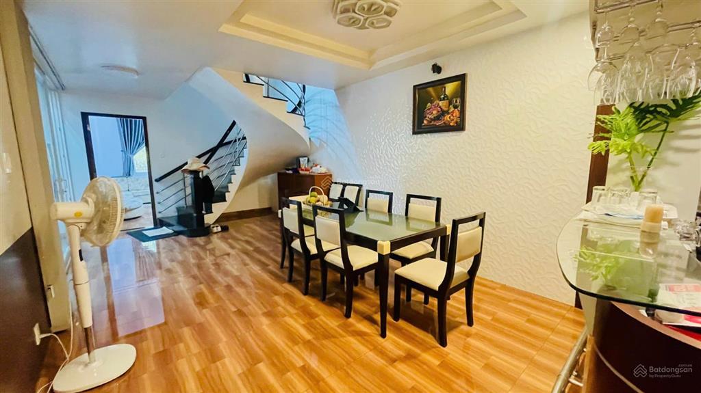 Chủ gởi bán căn nhà 4 tầng và 1 kho với dt đất 552m2 xây dựng kiên cố, đ. trường chinh/ giá 75,9 tỷ