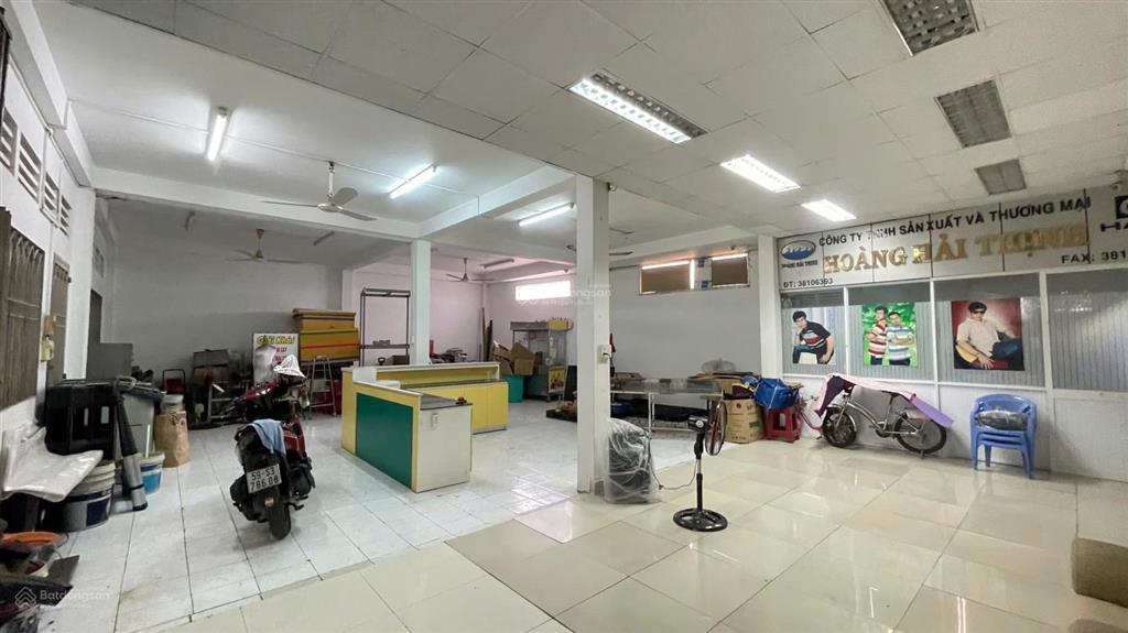 Chủ gởi bán căn nhà 4 tầng và 1 kho với dt đất 552m2 xây dựng kiên cố, đ. trường chinh/ giá 75,9 tỷ