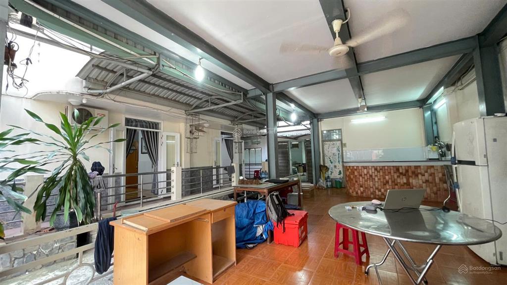 Chủ gởi bán căn nhà 4 tầng và 1 kho với dt đất 552m2 xây dựng kiên cố, đ. trường chinh/ giá 75,9 tỷ