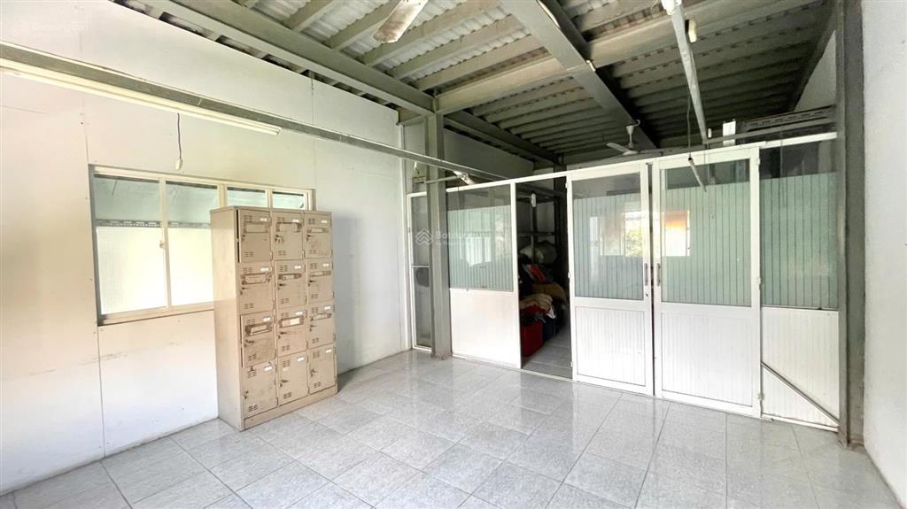 Chủ gởi bán căn nhà 4 tầng và 1 kho với dt đất 552m2 xây dựng kiên cố, đ. trường chinh/ giá 75,9 tỷ