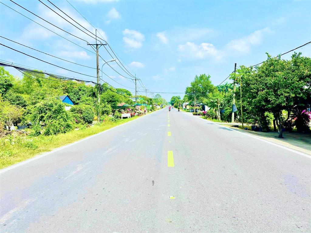 Chủ cắt lỗ 2 tỷ bán lô đất 1.500m2 có 300m2 thổ cư gần chợ, trường học tỉnh lộ 7/ giá chỉ có 7,8 tỷ