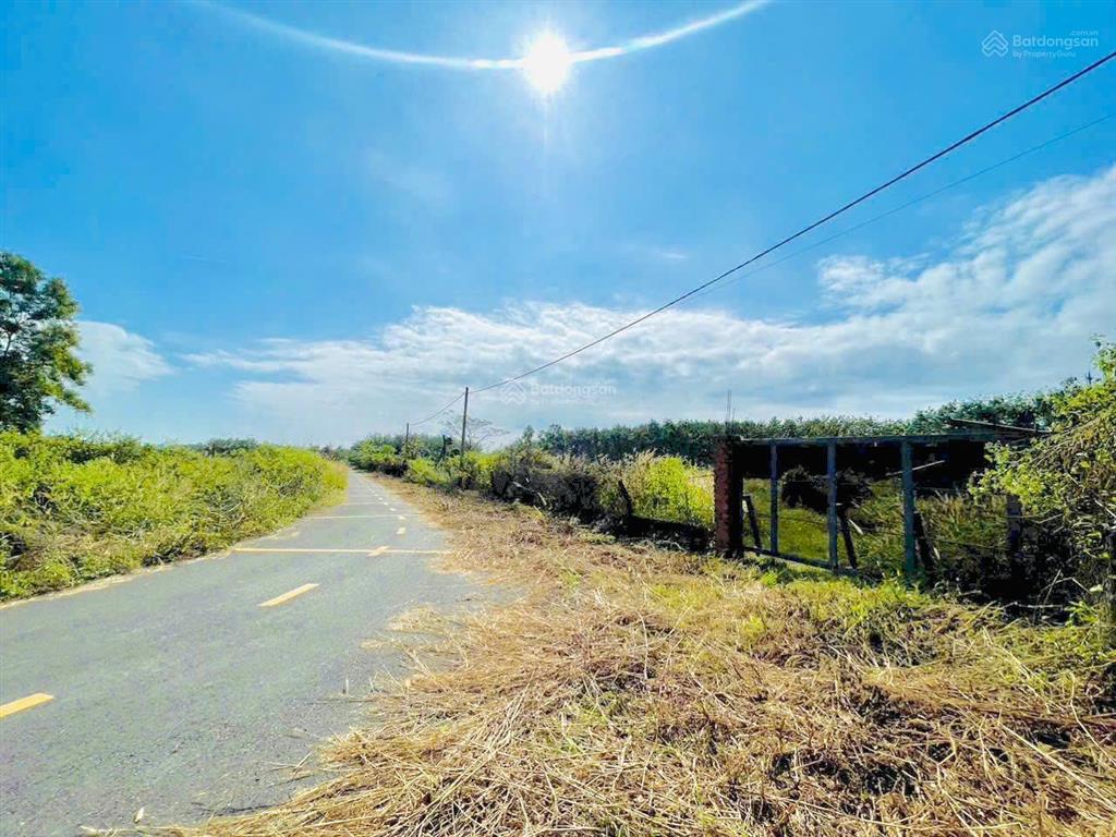 Chính chủ bán 10.500m2 đất đường nhựa, mặt tiền được 180m ngang đường tỉnh lộ 7/ giá rẻ 2 triệu/m2