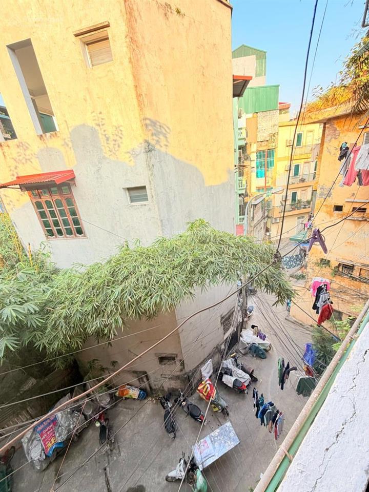 Tập thể tôn đức thắng, đống đa, 60 m2 (23m2 sổ) 2 ngủ, 3. x tỷ