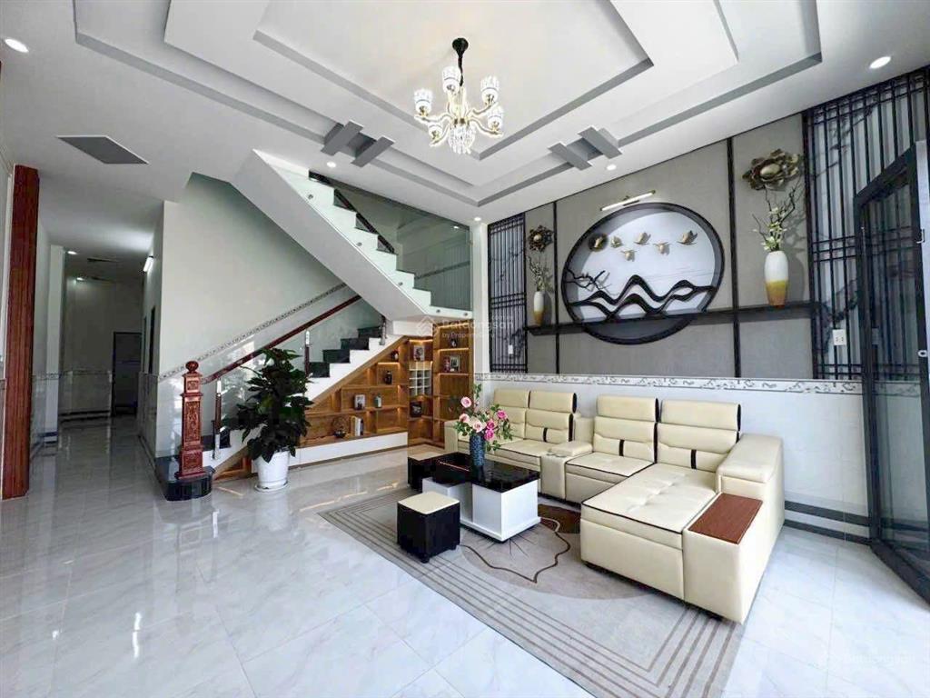 Chính chủ kẹt tiền nên muốn bán căn nhà ngay chợ bình chánh 955 triệu