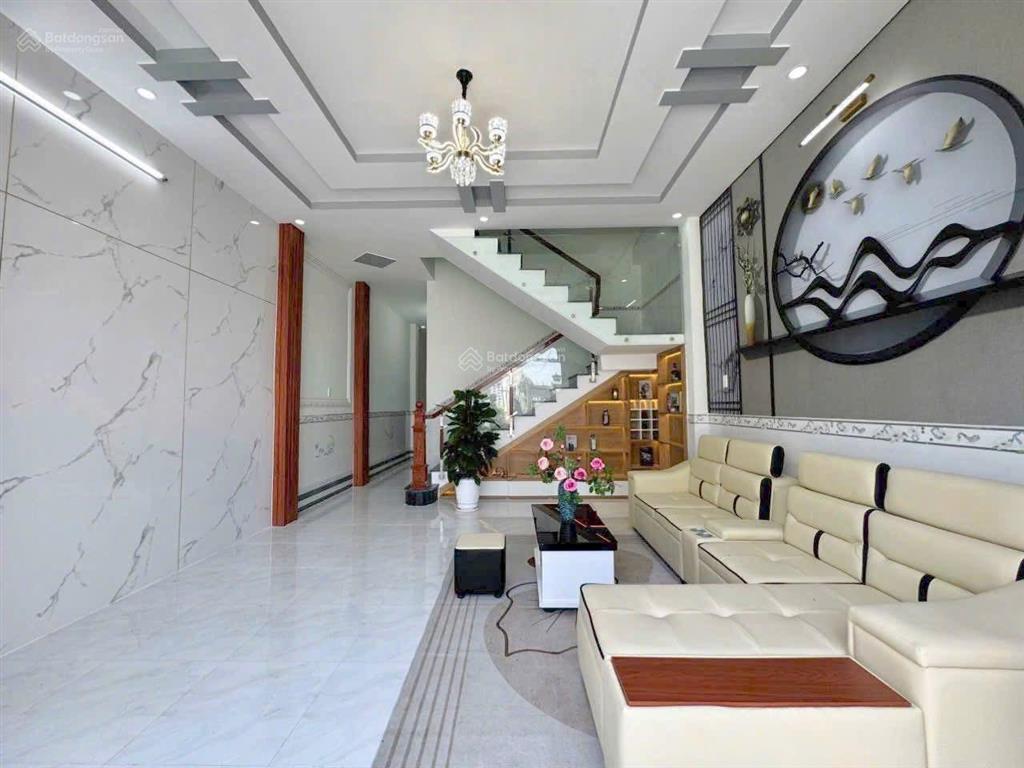 Chính chủ kẹt tiền nên muốn bán căn nhà ngay chợ bình chánh 955 triệu