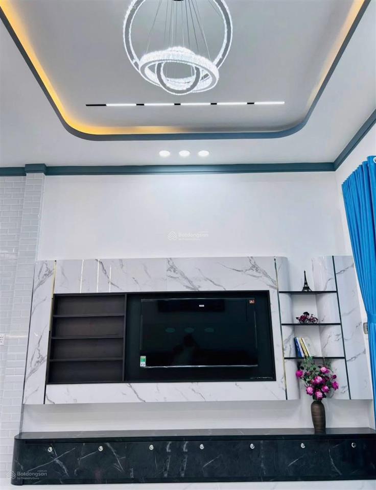 Chính chủ ký gửi bán gấp căn nhà ở phường 7 quận 8 , đường ô tô , tặng full nội thất để về quê