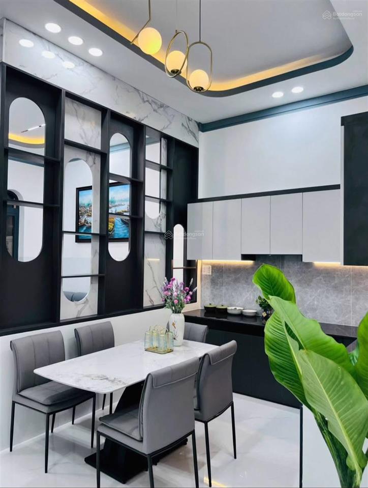 Chính chủ ký gửi bán gấp căn nhà ở phường 7 quận 8 , đường ô tô , tặng full nội thất để về quê