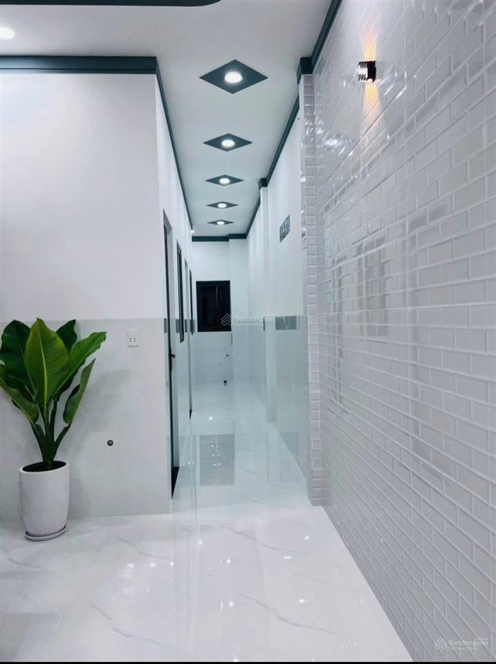 Chính chủ ký gửi bán gấp căn nhà ở phường 7 quận 8 , đường ô tô , tặng full nội thất để về quê