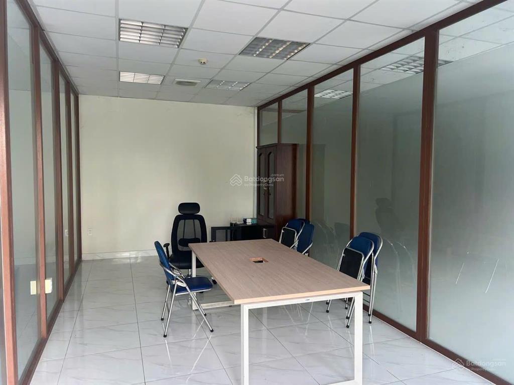 Kho xưởng bãi 1.100m2 có văn phòng và có pccc, mặt tiền đường võ văn kiệt, lộ container